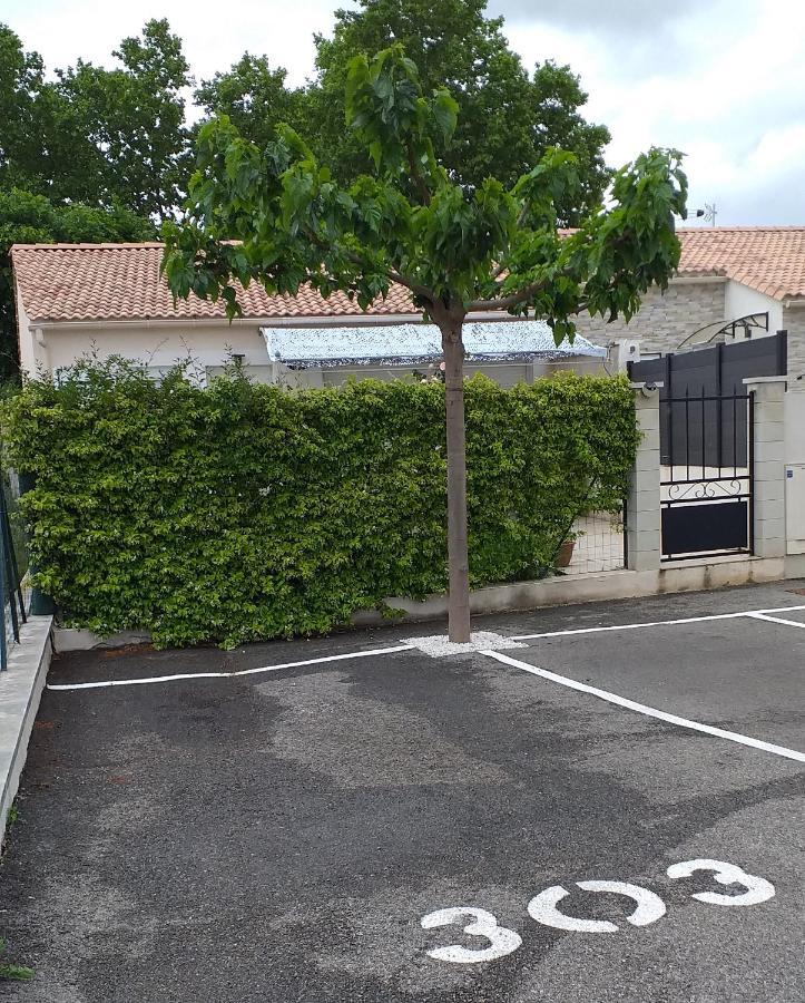 Le Pre Aux Cigales Villa Uzes Exterior photo